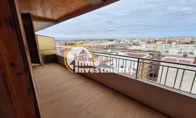 Resale - Apartment - Torrevieja - Acequion