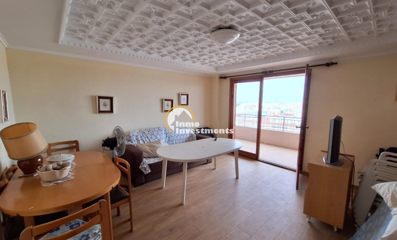 Resale - Apartment - Torrevieja - Acequion