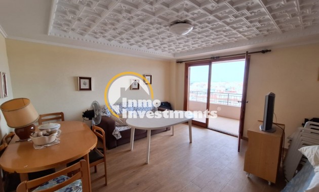 Resale - Apartment - Torrevieja - Acequion