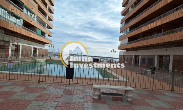 Resale - Apartment - Torrevieja - Acequion