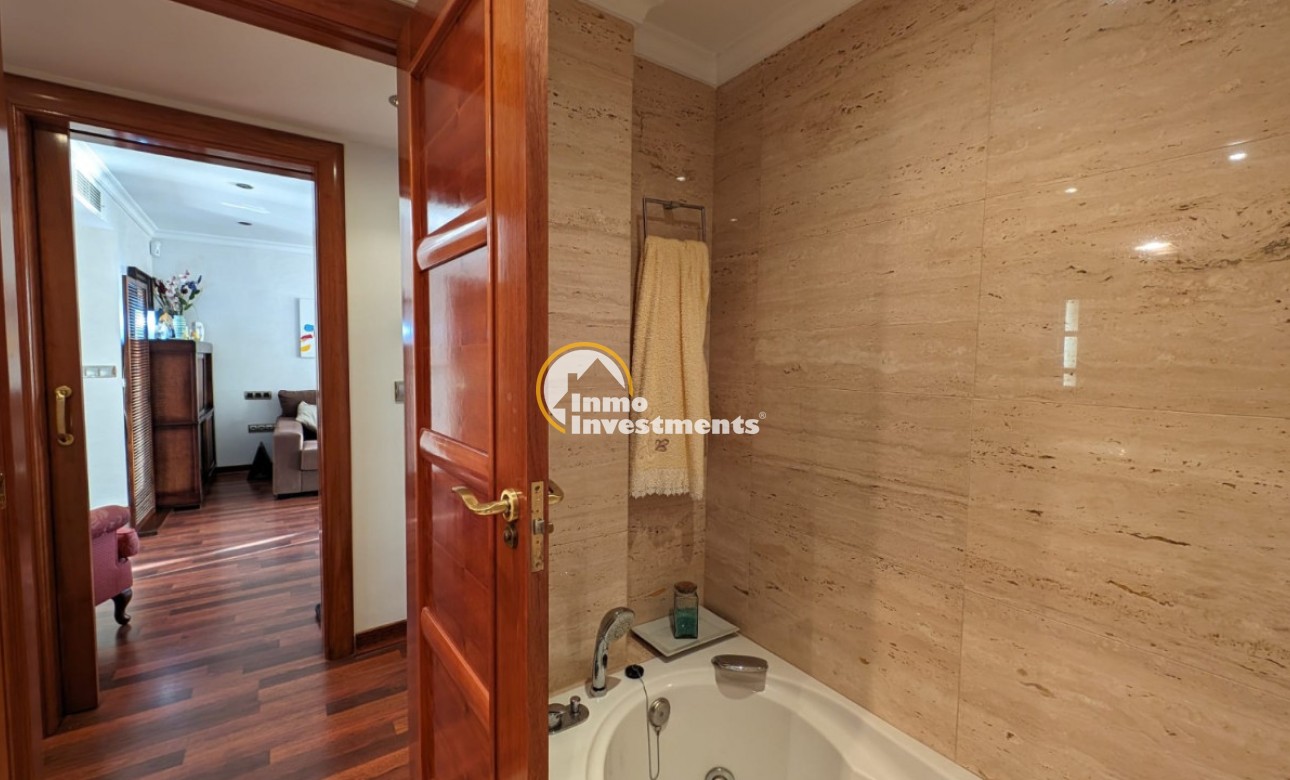 Resale - Apartment - Torrevieja - Beach