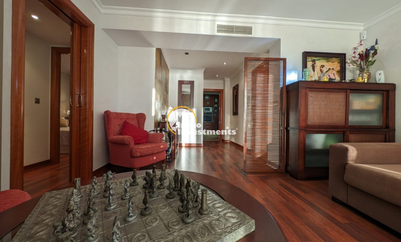 Resale - Apartment - Torrevieja - Beach