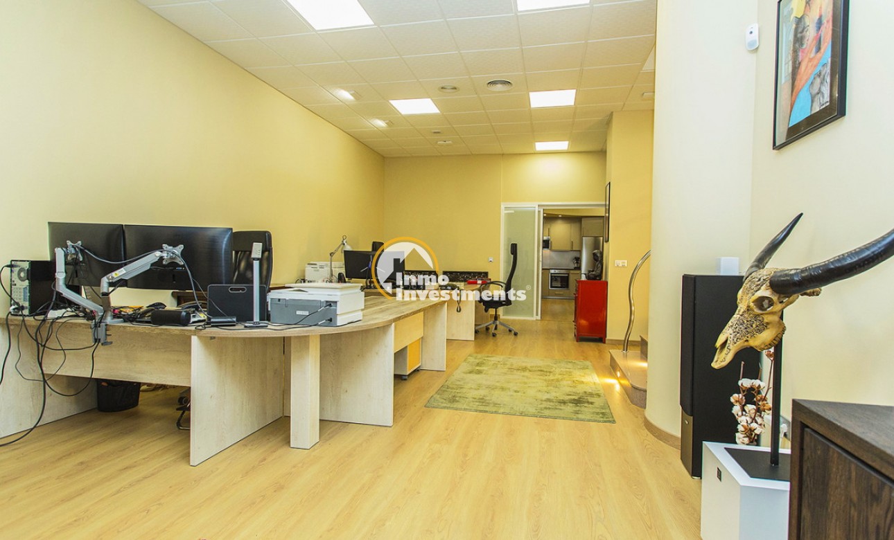 Resale - Commercial - Torrevieja - Habaneras