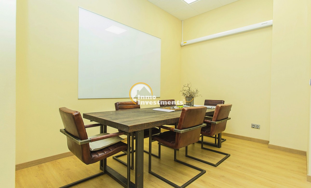 Resale - Commercial - Torrevieja - Habaneras