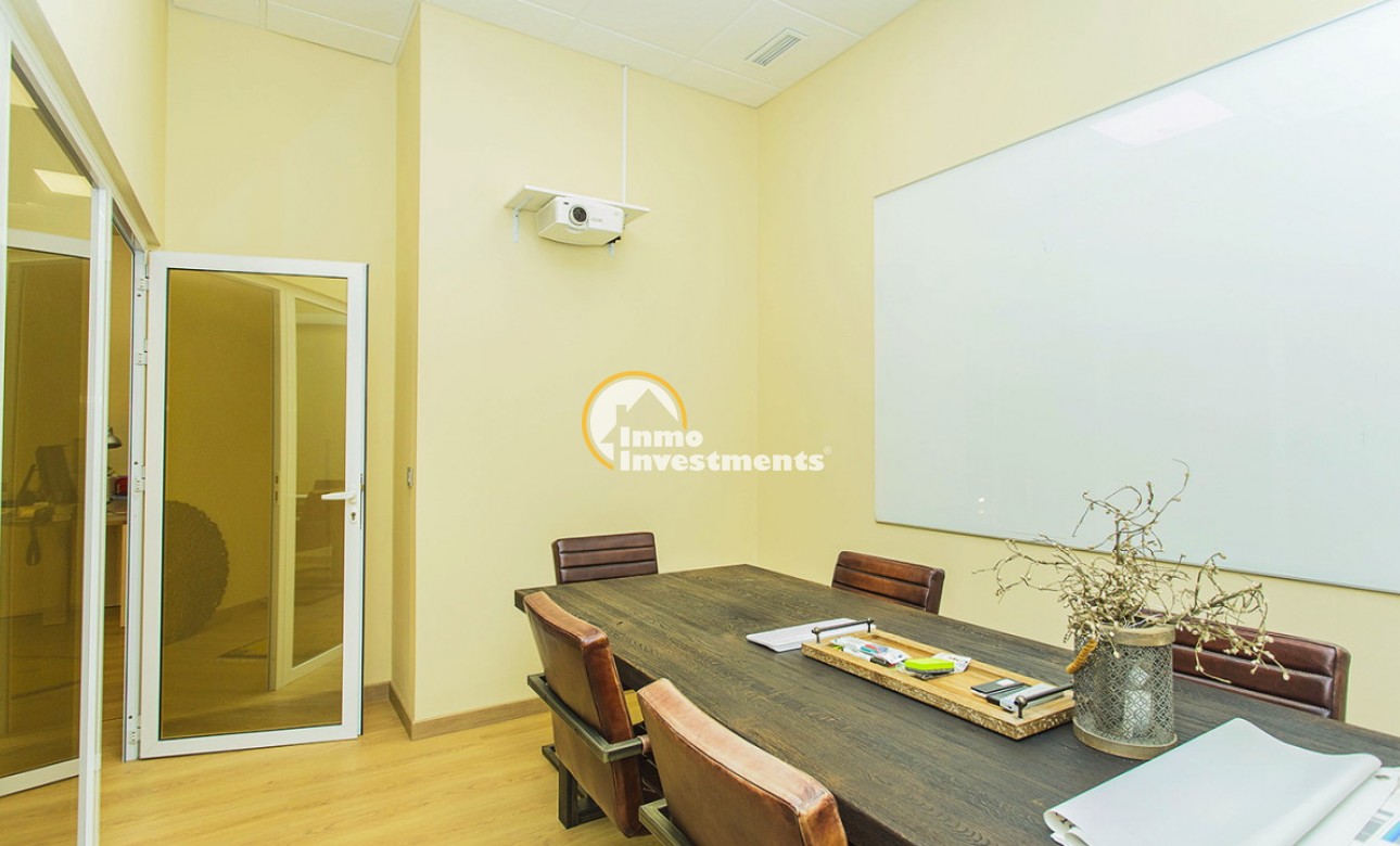 Resale - Commercial - Torrevieja - Habaneras