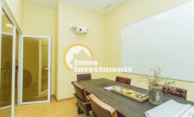 Resale - Commercial - Torrevieja - Habaneras