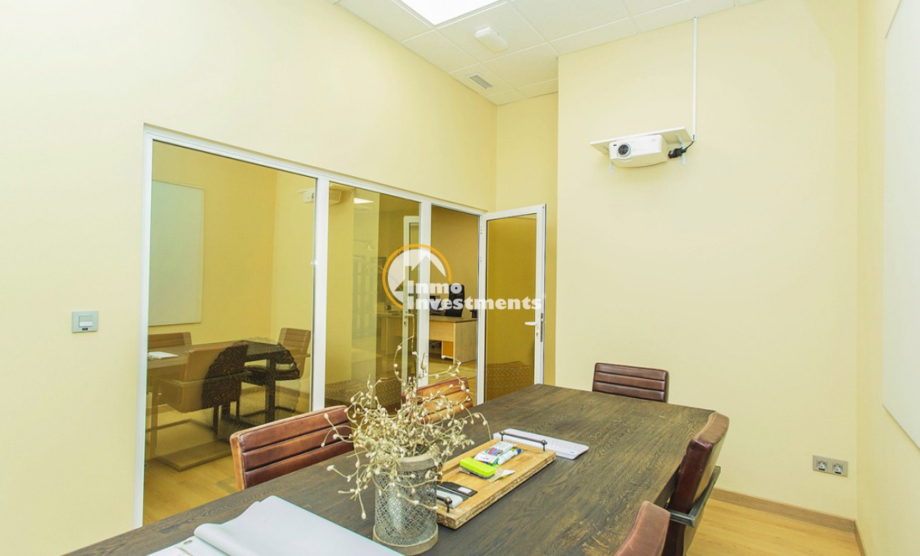 Resale - Commercial - Torrevieja - Habaneras