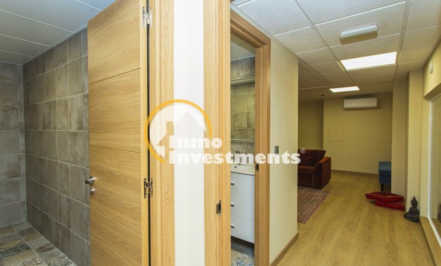 Resale - Commercial - Torrevieja - Habaneras