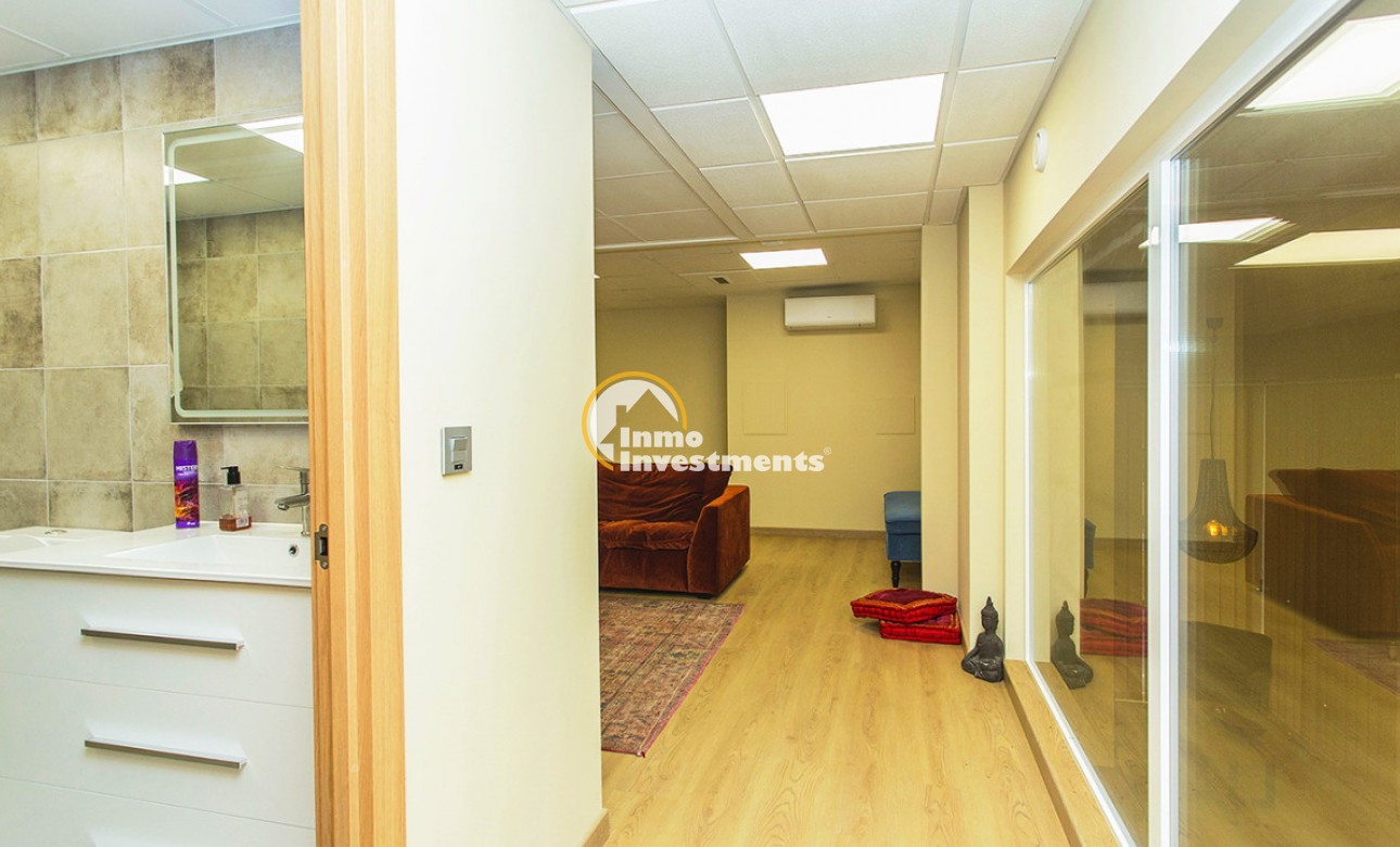 Resale - Commercial - Torrevieja - Habaneras