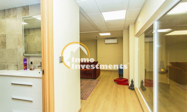 Resale - Commercial - Torrevieja - Habaneras