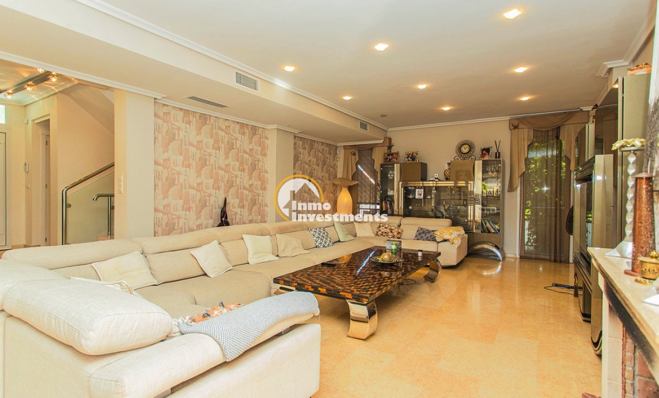 Resale - Villa - Torrevieja - Torrelamata