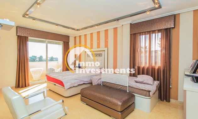 Resale - Villa - Torrevieja - Torrelamata