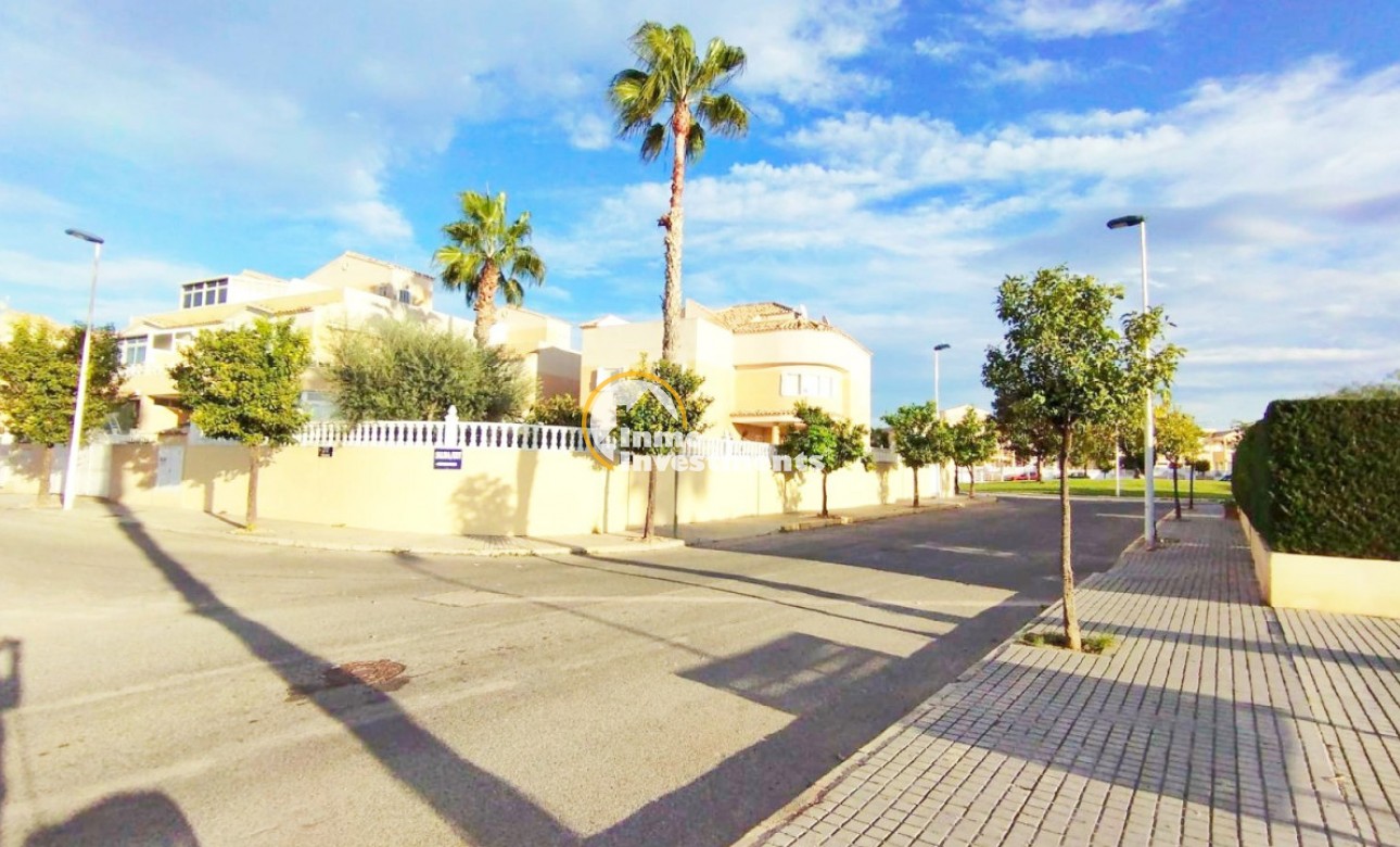 Resale - Villa - Torrevieja - La Torreta