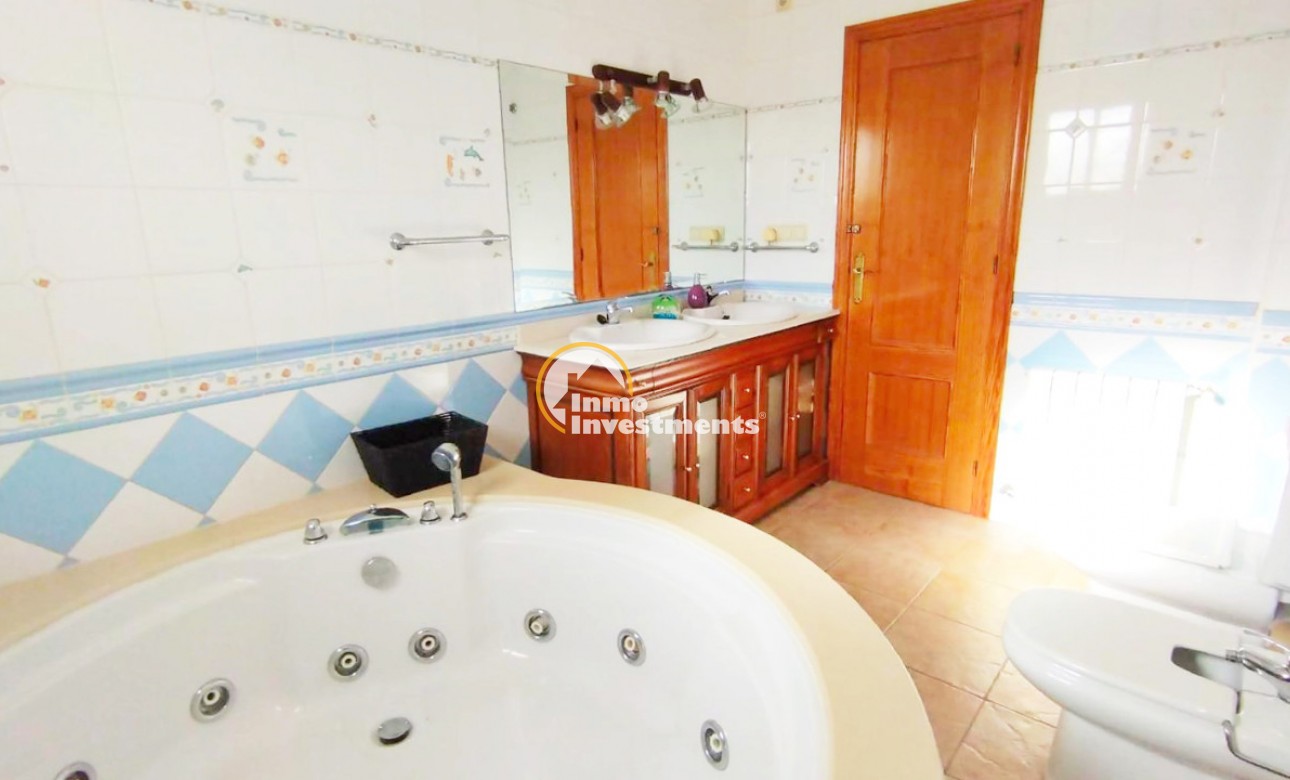 Resale - Villa - Torrevieja - La Torreta