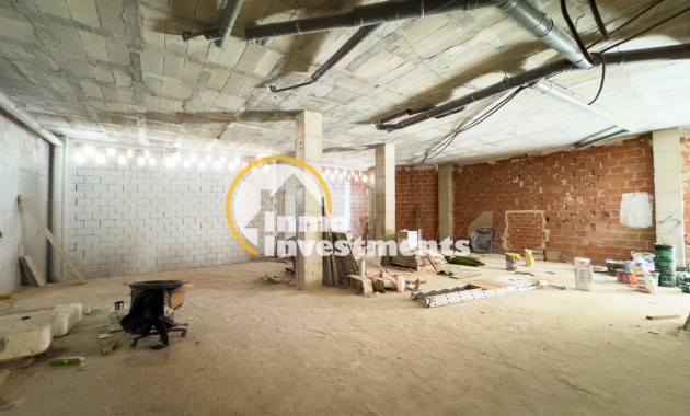 Resale - Commercial - Torrevieja - PARQUE DE LAS NACIONES