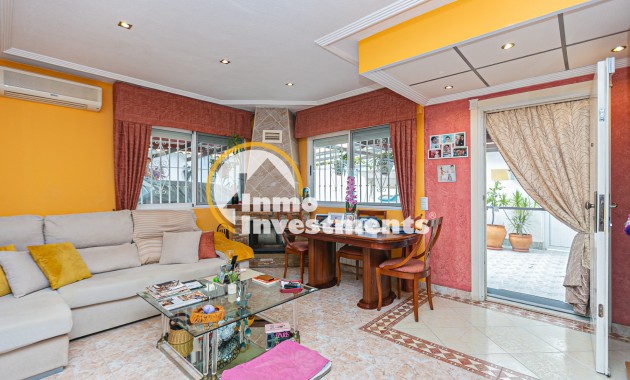 Bestaande bouw - Half vrijstaande villa - Los Altos