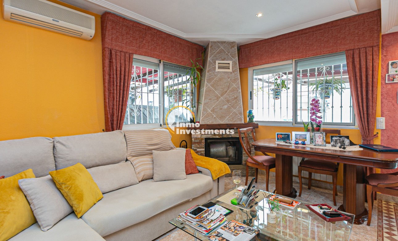 Bestaande bouw - Half vrijstaande villa - Los Altos