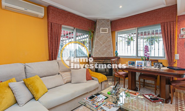 Bestaande bouw - Half vrijstaande villa - Los Altos