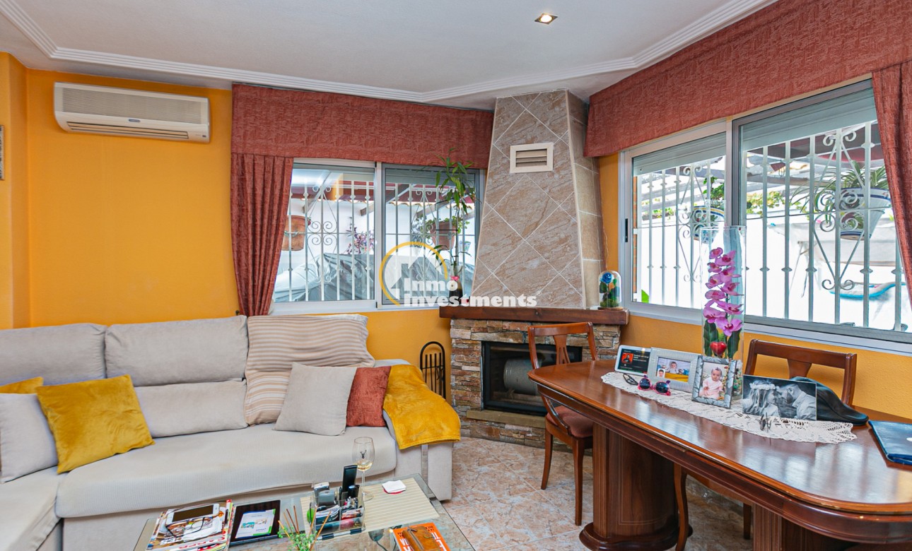 Bestaande bouw - Half vrijstaande villa - Los Altos