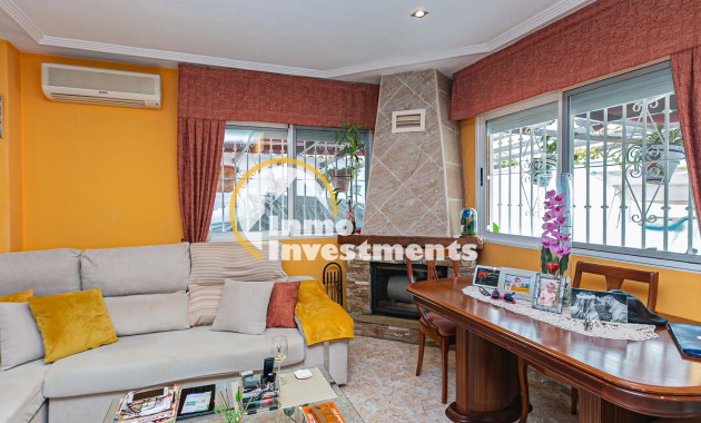 Bestaande bouw - Half vrijstaande villa - Los Altos