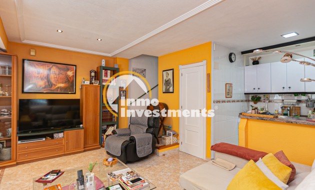 Bestaande bouw - Half vrijstaande villa - Los Altos