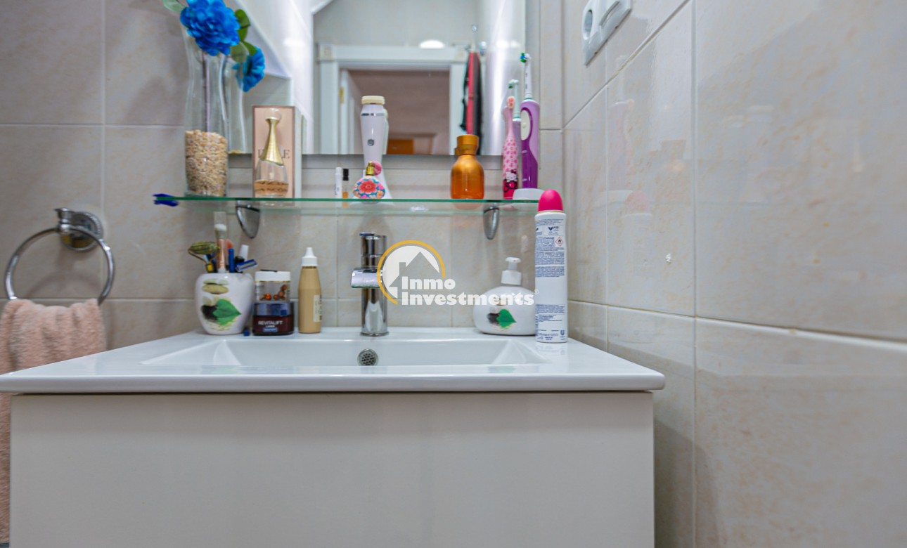 Bestaande bouw - Half vrijstaande villa - Los Altos