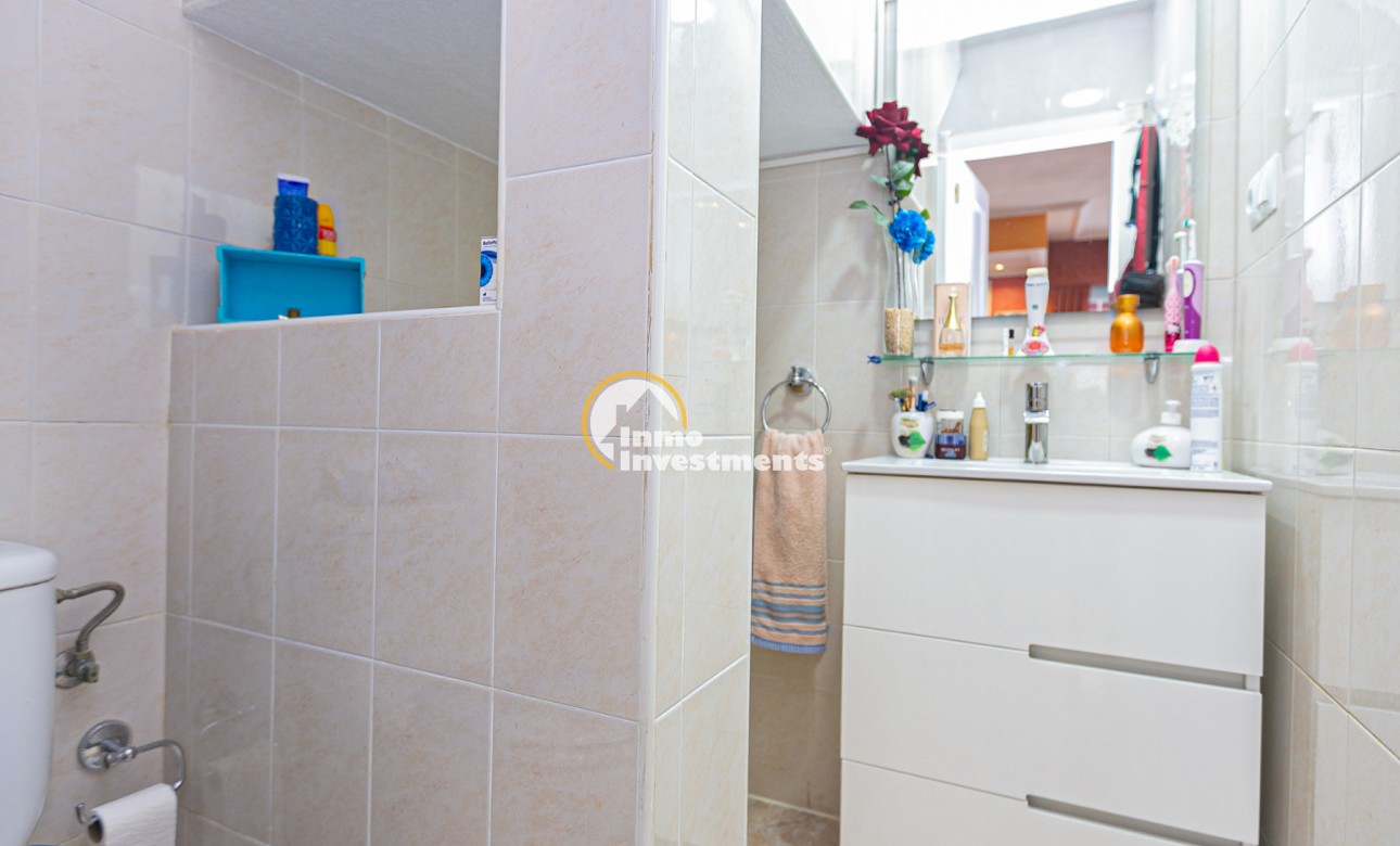 Bestaande bouw - Half vrijstaande villa - Los Altos