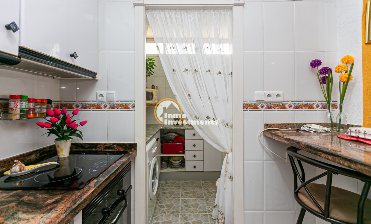 Bestaande bouw - Half vrijstaande villa - Los Altos