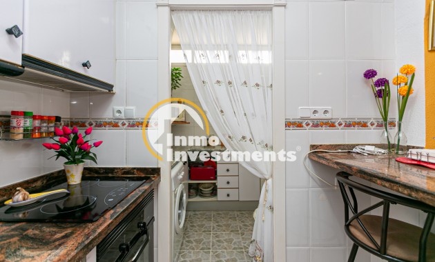 Bestaande bouw - Half vrijstaande villa - Los Altos