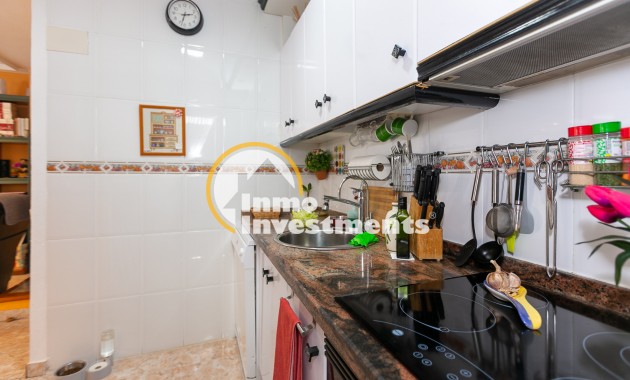 Bestaande bouw - Half vrijstaande villa - Los Altos