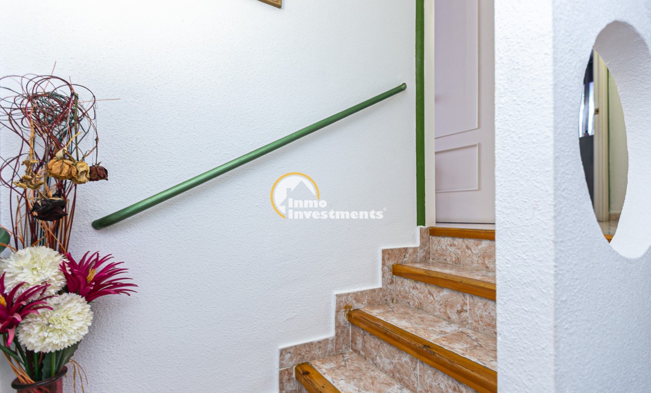 Bestaande bouw - Half vrijstaande villa - Los Altos