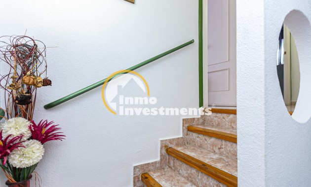 Bestaande bouw - Half vrijstaande villa - Los Altos