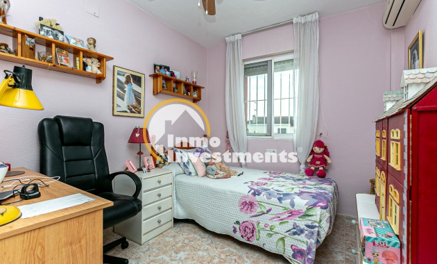 Bestaande bouw - Half vrijstaande villa - Los Altos