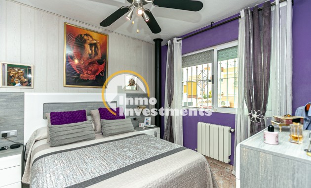 Bestaande bouw - Half vrijstaande villa - Los Altos