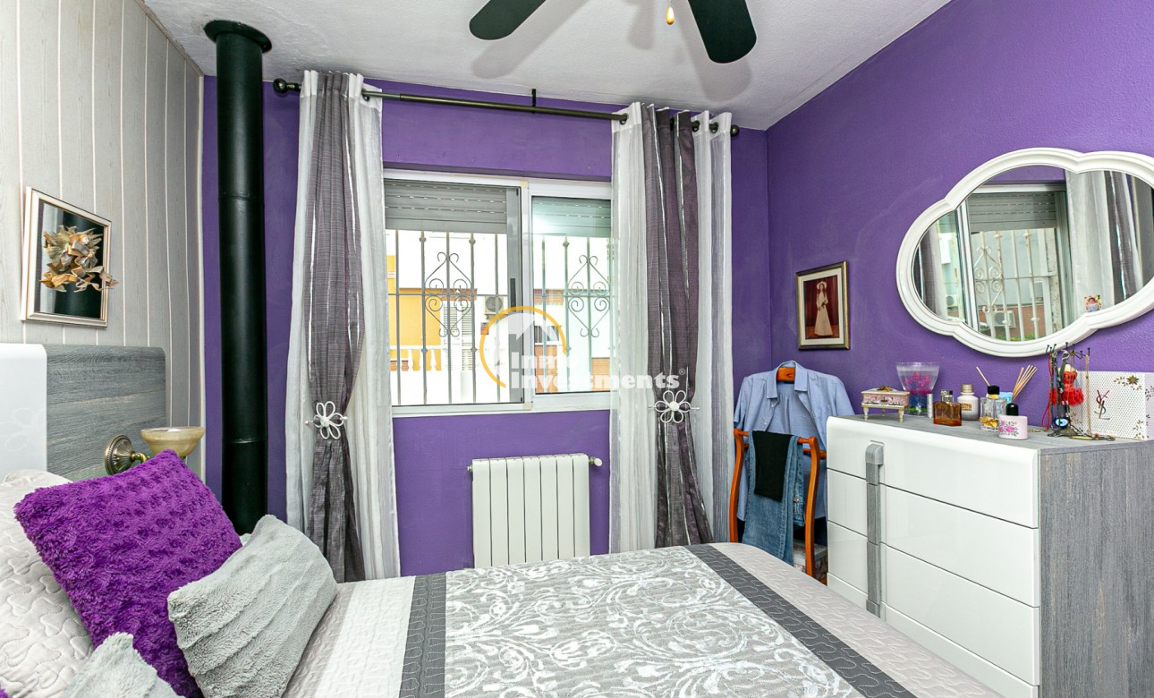 Bestaande bouw - Half vrijstaande villa - Los Altos