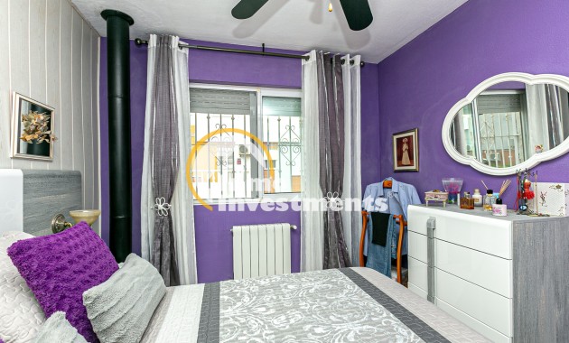 Bestaande bouw - Half vrijstaande villa - Los Altos