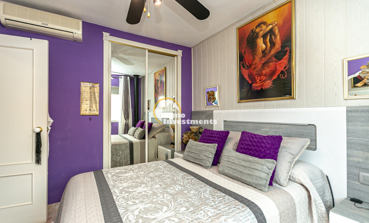 Bestaande bouw - Half vrijstaande villa - Los Altos