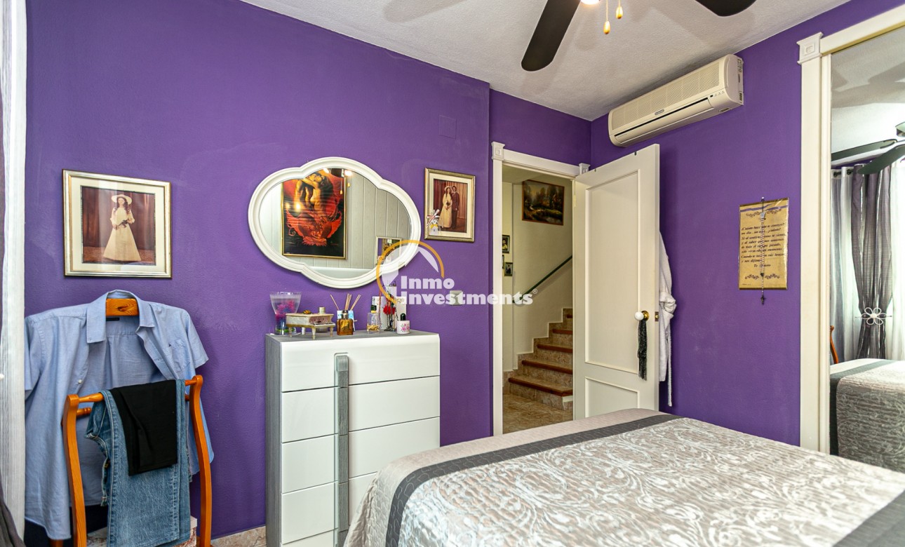 Bestaande bouw - Half vrijstaande villa - Los Altos