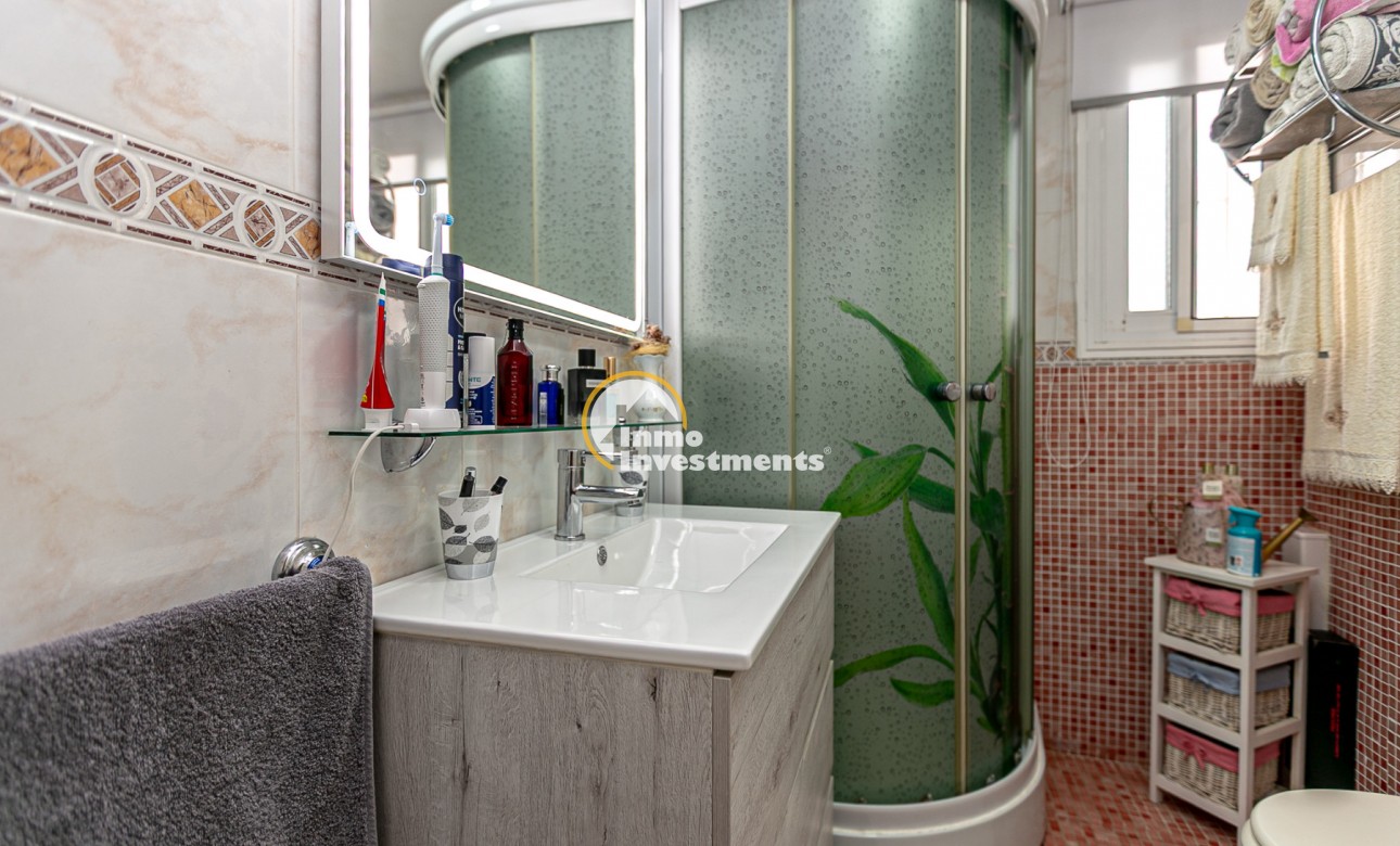 Bestaande bouw - Half vrijstaande villa - Los Altos