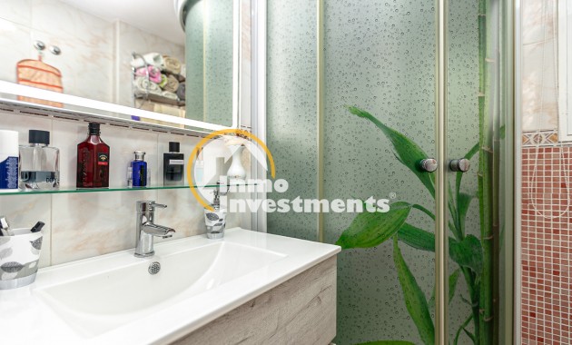 Bestaande bouw - Half vrijstaande villa - Los Altos