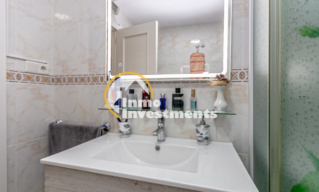 Bestaande bouw - Half vrijstaande villa - Los Altos