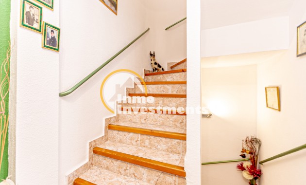 Bestaande bouw - Half vrijstaande villa - Los Altos