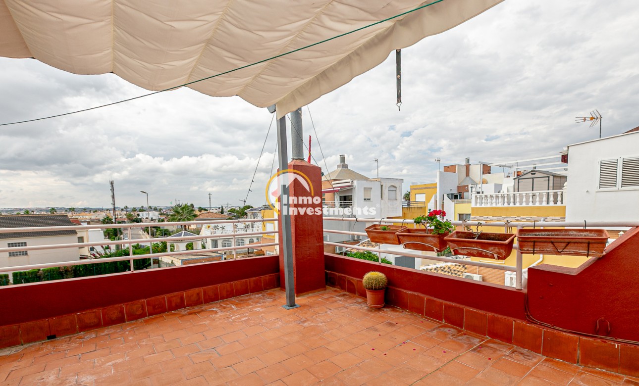 Bestaande bouw - Half vrijstaande villa - Los Altos