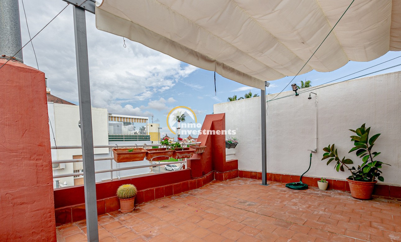 Bestaande bouw - Half vrijstaande villa - Los Altos