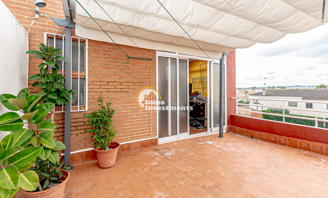 Bestaande bouw - Half vrijstaande villa - Los Altos