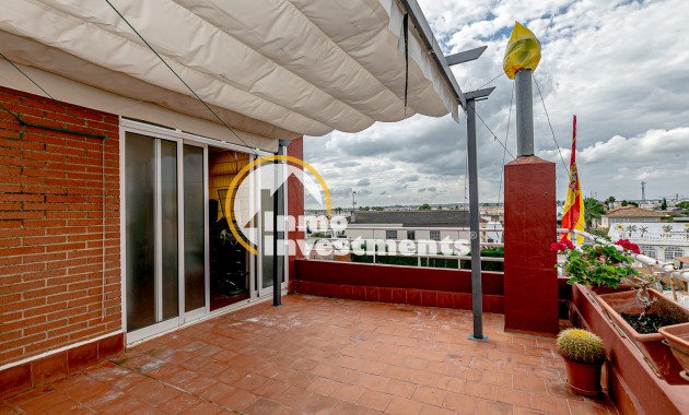 Bestaande bouw - Half vrijstaande villa - Los Altos