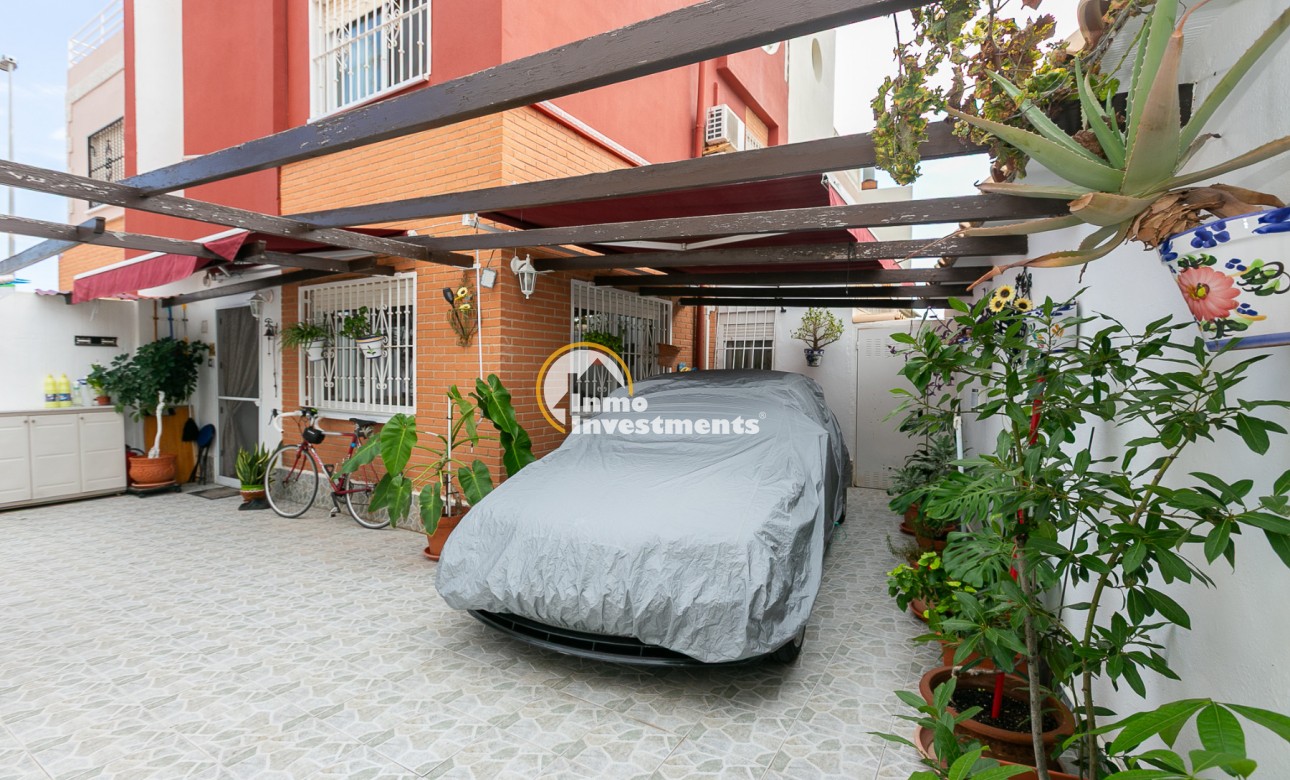 Bestaande bouw - Half vrijstaande villa - Los Altos