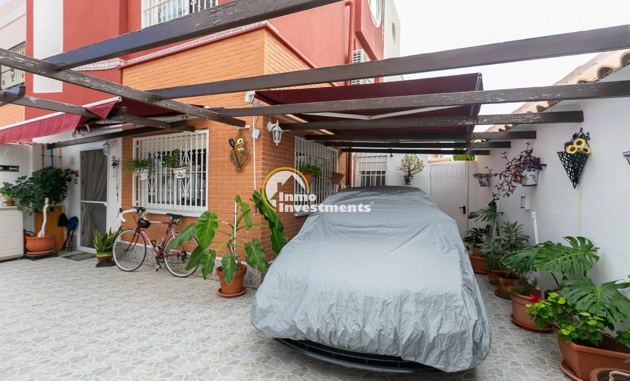 Bestaande bouw - Half vrijstaande villa - Los Altos