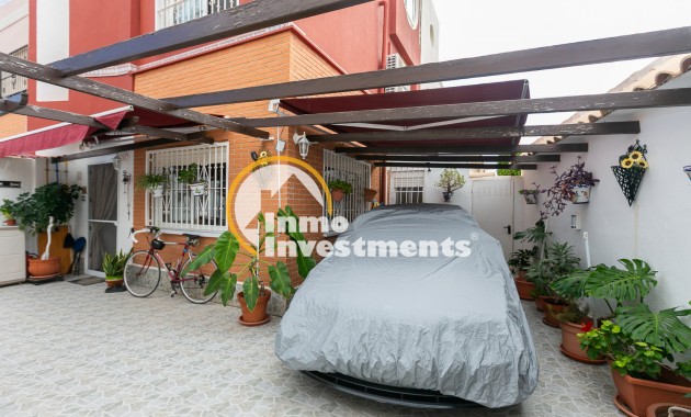 Bestaande bouw - Half vrijstaande villa - Los Altos