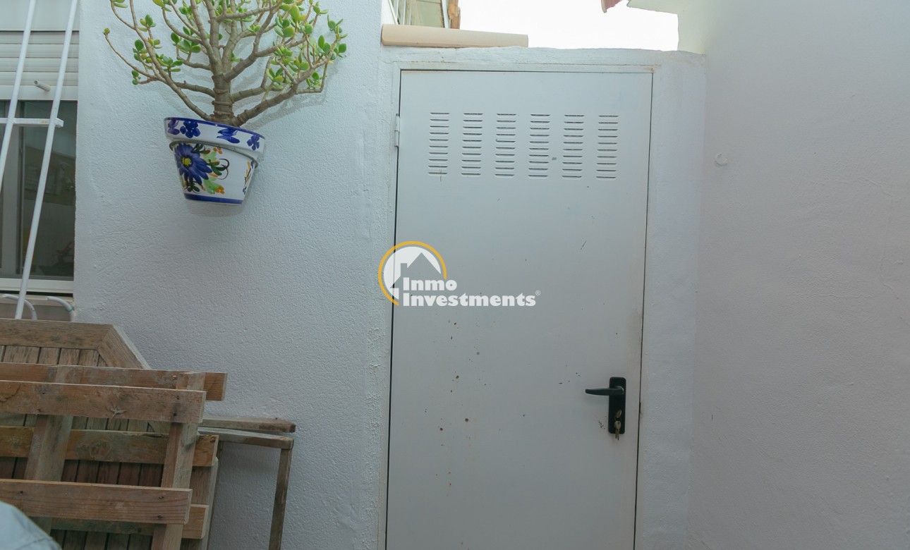 Bestaande bouw - Half vrijstaande villa - Los Altos